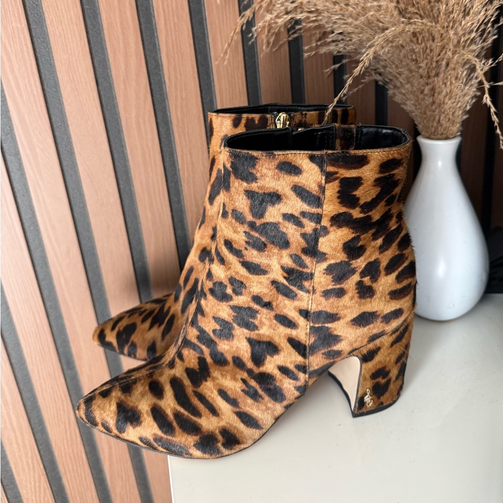 Sam Edelman Hilty Zipper Pointed Toe Calf Hair Ankle Boots.